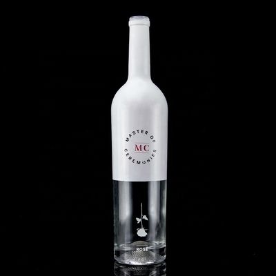 Επεξεργασμένο μπουκάλι 750 ml Λευκό χρώμα σπρέι Ουίσκι Βότκα Άδειο γυάλινο μπουκάλι με φελλό