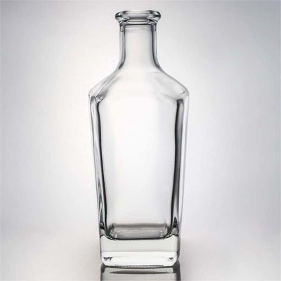 700ml τετραγωνικό γυάλινο μπουκάλι για προσαρμοσμένο λογότυπο Δικαιούμενο Vodka Spirit Liquor Rum