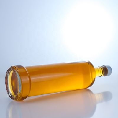 Προσαρμοσμένο σχεδιασμό 750ml μπουκάλι γυαλιού ουίσκι με υλικό και καθαρό ή προσαρμοσμένο χρώμα