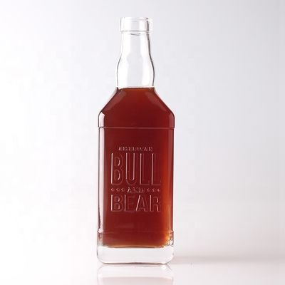 Υλικό κολάρου γυαλί 500 ml 700 ml Εμφανισμένο διαφανές μπουκάλι για ουίσκι ρούμι Gin Brandy