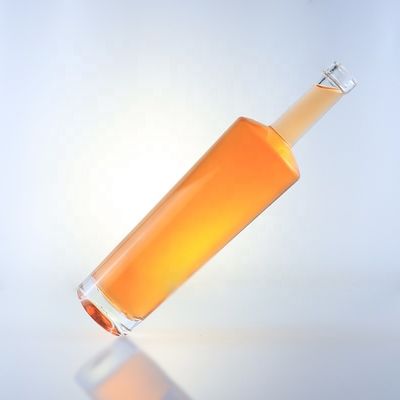 750 ml φιάλη από γυαλί με μακρύ λαιμό με φελλό και επιφανειακή επεξεργασία με ξύλο