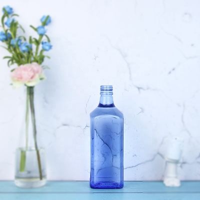 Το σχήμα του σπιτιού είναι 750 ml μπλε μπουκάλια γυαλιού για βότκα