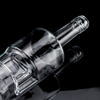Υλικό κολάρου Μπουκάλι βότκας γυαλιού 500ml700ml για την βιομηχανία παραγωγής οινοπνεύματος