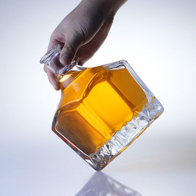 Βάζο με γυαλί ουίσκι Square Pop 750 ml για παραδοσιακή επιλογή ουίσκι