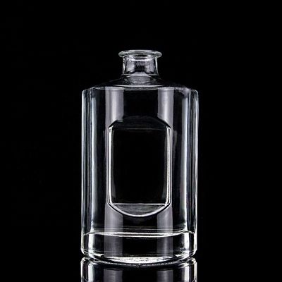 Προσαρμοσμένο σχήμα 750ml μπουκάλι γυαλιού βότκας με φελλό καπάκι και καθαρό φινίρισμα σε στρογγυλό