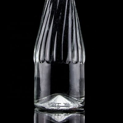 Υλικό γυάλινου σώματος 500 ml 700 ml μπουκάλι κρασιού ουίσκι με μοναδικό σχεδιασμό με ανυψωμένο κάτω μέρος