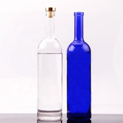 750 ml στρογγυλό σχήμα γυάλινο μπουκάλι βότκα με κάλυμμα φελλού και εξατομικευμένη επιφάνεια χειρισμού