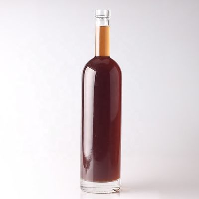 750 ml στρογγυλό σχήμα γυάλινο μπουκάλι βότκα με κάλυμμα φελλού και εξατομικευμένη επιφάνεια χειρισμού