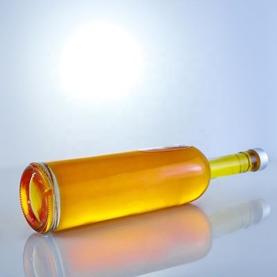 Προσαρμοσμένο λογότυπο 700ml 750ml High Flint Round Shape Glass Flask με επικάλυψη βίδες
