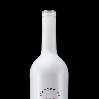 Επεξεργασμένο μπουκάλι 750 ml Λευκό χρώμα σπρέι Ουίσκι Βότκα Άδειο γυάλινο μπουκάλι με φελλό