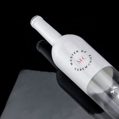 Επεξεργασμένο μπουκάλι 750 ml Λευκό χρώμα σπρέι Ουίσκι Βότκα Άδειο γυάλινο μπουκάλι με φελλό