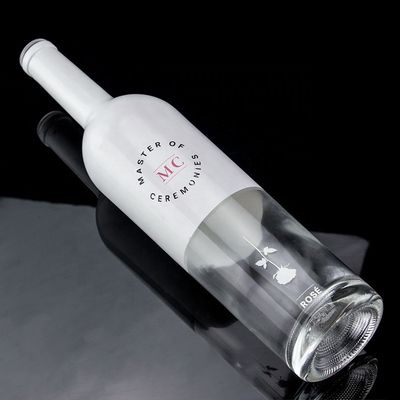 Επεξεργασμένο μπουκάλι 750 ml Λευκό χρώμα σπρέι Ουίσκι Βότκα Άδειο γυάλινο μπουκάλι με φελλό