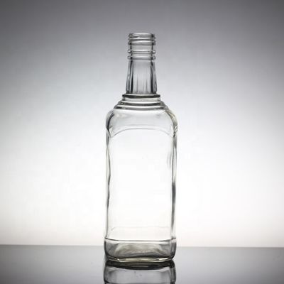 Κρυστάλλινο γυαλί 750 ml στρογγυλές μπουκάλες γυαλιού βότκας με γυάλινο κολάρο