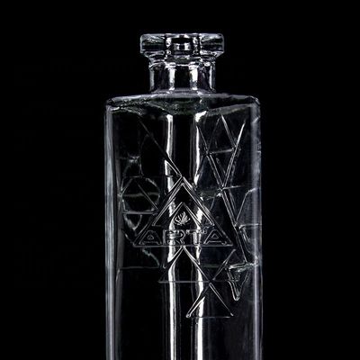 750 ml Στρογγυλό Φαντικό Σούπερ Σφιντ Τριγωνικό Πυραμίδιο γυάλινο μπουκάλι με Τύπο Λόγου Κορκιού
