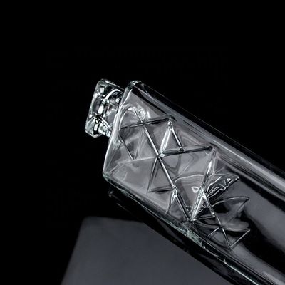 750 ml Στρογγυλό Φαντικό Σούπερ Σφιντ Τριγωνικό Πυραμίδιο γυάλινο μπουκάλι με Τύπο Λόγου Κορκιού