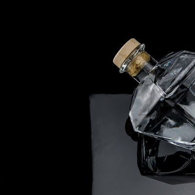 Δημοφιλής Σχεδιασμός Σούπερ Φλιντ 700ml Φιαλάκι Γυαλιού Βοτκά με Φελλό και Διαφανές Γυαλί