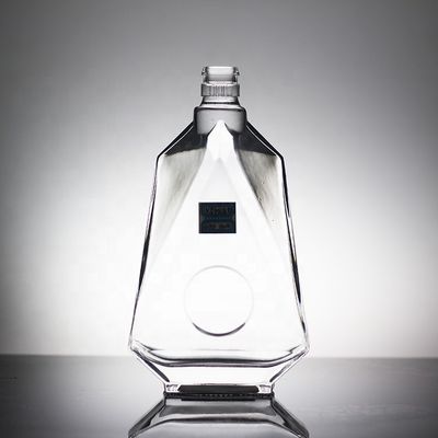 Βασικό υλικό Γυάλινο μπουκάλι με μοναδικό σχήμα γράμματος και φελλό
