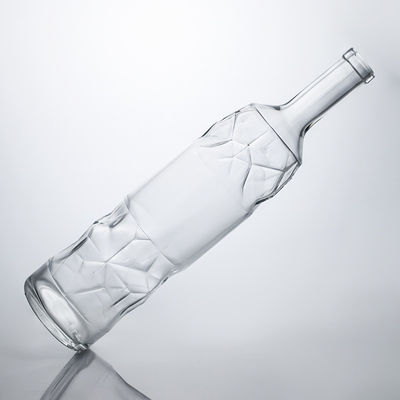 Επιφανειακή επεξεργασία Decal Custom Shape Embossed Glass Liquor Bottle για το Whisky Gin Rum