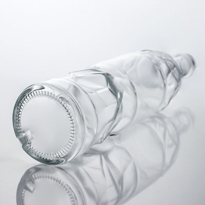 Επιφανειακή επεξεργασία Decal Custom Shape Embossed Glass Liquor Bottle για το Whisky Gin Rum