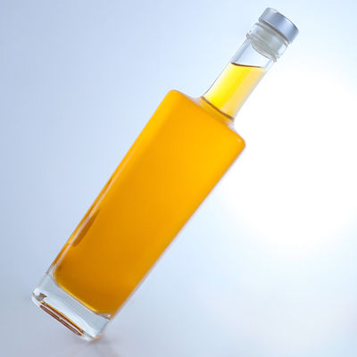 750 ml Custom Shape Glass Spirits Φιάλο για Μπράντυ Βότκα Ουίσκι Κορκ Top σε τετράγωνο σχήμα
