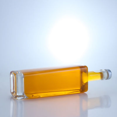 750 ml Custom Shape Glass Spirits Φιάλο για Μπράντυ Βότκα Ουίσκι Κορκ Top σε τετράγωνο σχήμα