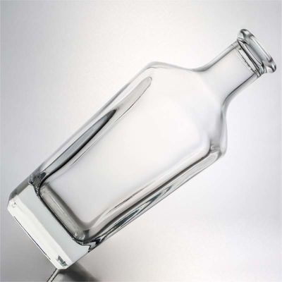 700ml τετραγωνικό γυάλινο μπουκάλι για προσαρμοσμένο λογότυπο Δικαιούμενο Vodka Spirit Liquor Rum