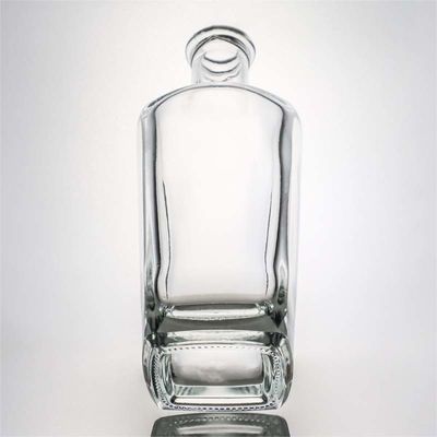 700ml τετραγωνικό γυάλινο μπουκάλι για προσαρμοσμένο λογότυπο Δικαιούμενο Vodka Spirit Liquor Rum