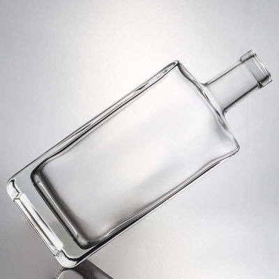 Υλικό κολάρου γυαλί 700 ml τετραγωνικό Super Flint γυαλί μπουκάλι για βότκα Gin Ρουμ Ουίσκι