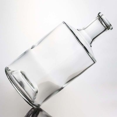 Διαυγές ή προσαρμοσμένο στρογγυλό 750 ml 1000 ml γυάλινο μπουκάλι με ξύλινο φελλό για ουίσκι