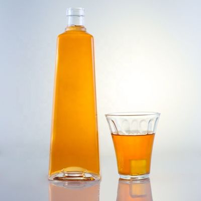 Προσαρμοσμένο λογότυπο Διαφανές γυαλί 750 ml μπουκάλι ουίσκι με φελλό και τετραγωνικό σχήμα