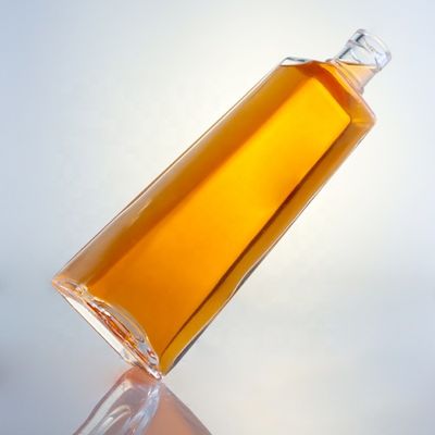 Προσαρμοσμένο λογότυπο Διαφανές γυαλί 750 ml μπουκάλι ουίσκι με φελλό και τετραγωνικό σχήμα