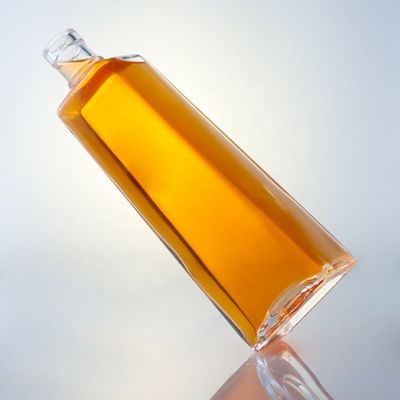 Προσαρμοσμένο λογότυπο Διαφανές γυαλί 750 ml μπουκάλι ουίσκι με φελλό και τετραγωνικό σχήμα