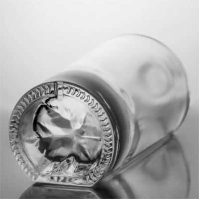 Τύπος σφράγισης Φελλός 500ml 800ml 1000ml Στρογγυλό σχήμα High Flint γυάλινο μπουκάλι για οινόπνευμα