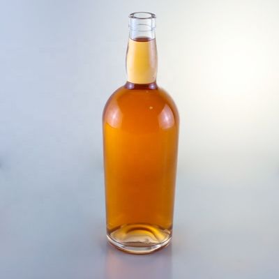 Μοναδικό σχεδιασμό 700ml 750ml Μπράντυ Βότκα Τεκίλα γυάλινο μπουκάλι με φελλό προσαρμοσμένο λογότυπο