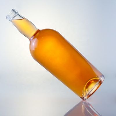 Μοναδικό σχεδιασμό 700ml 750ml Μπράντυ Βότκα Τεκίλα γυάλινο μπουκάλι με φελλό προσαρμοσμένο λογότυπο