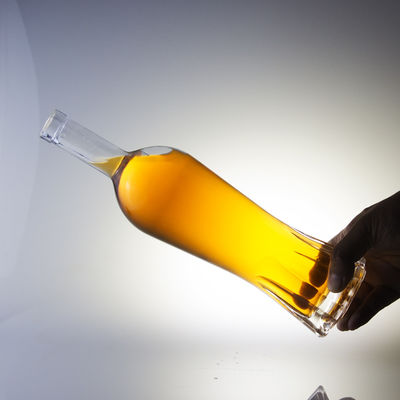 Προσαρμοσμένο 750 ml γυάλινο μπουκάλι βάρος υλικό βάσης γυαλί 500 ml γυάλινο μπουκάλι οινοπνεύματος για ουίσκι