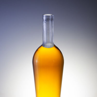 Προσαρμοσμένο 750 ml γυάλινο μπουκάλι βάρος υλικό βάσης γυαλί 500 ml γυάλινο μπουκάλι οινοπνεύματος για ουίσκι