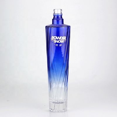 750 ml Γαλάζιο τετραγωνικό γυάλινο μπουκάλι με χρώμα κλίσης και λειτουργικά χαρακτηριστικά καπάκις με βίδα