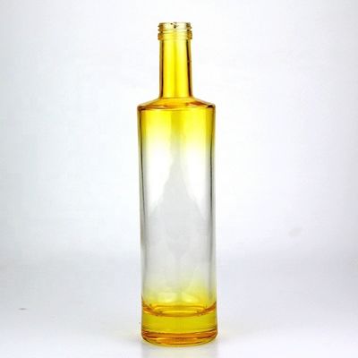 750 ml Γαλάζιο τετραγωνικό γυάλινο μπουκάλι με χρώμα κλίσης και λειτουργικά χαρακτηριστικά καπάκις με βίδα