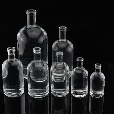 Υλικό βάσης γυαλιού Βότκα Λικέρ γυάλινη φιάλη διαφόρων μεγεθών για αποστακτήρια