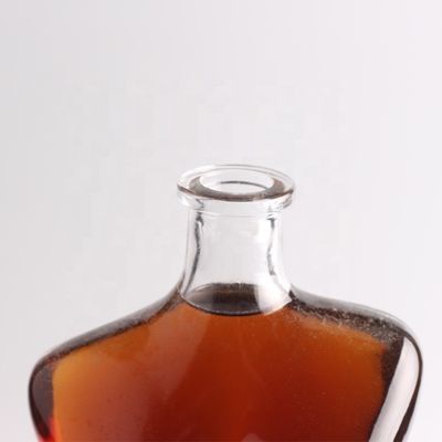 Γυάλινο κολάρο 75cl Κυρία σχήμα σώματος γυάλινο μπουκάλι για κρασί Λικέρ βότκα Creative Design